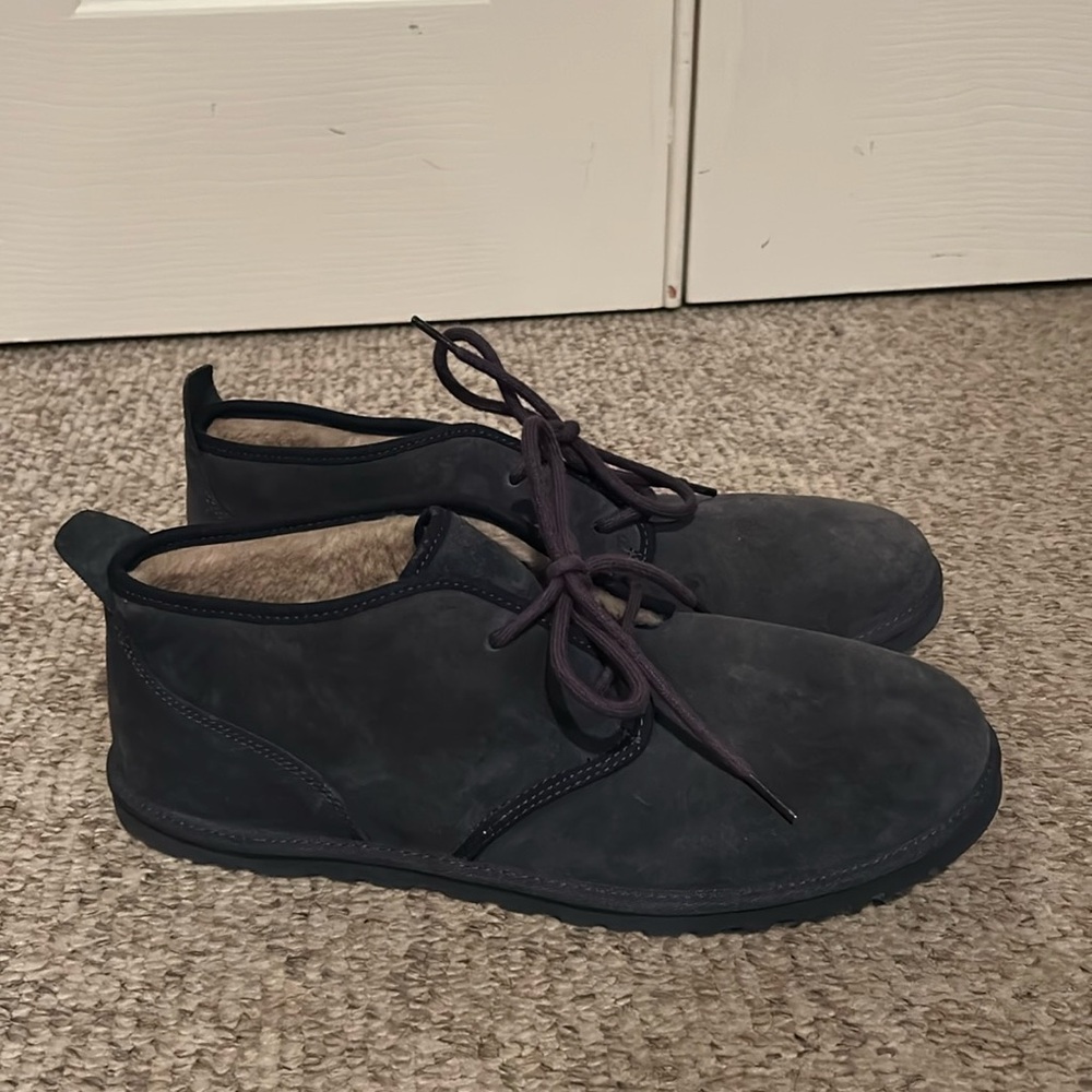 Ugg Navy blue Neumel chukka sheepskin lace up ankle warm boots sz 11